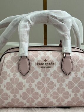 Kate Spade Rose Crossbody with crossbody strap. New with tags.